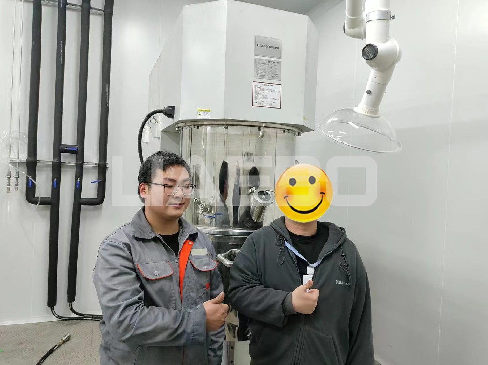 廣州某材料公司50L、100L、200L雙行星攪拌機(jī)調(diào)試成功